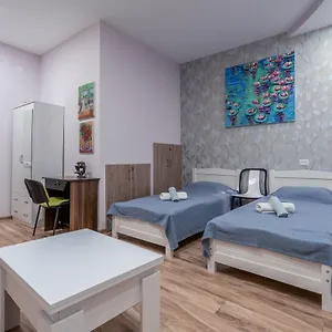 https://art-gallery-avlabari.alltbilisihotels.com